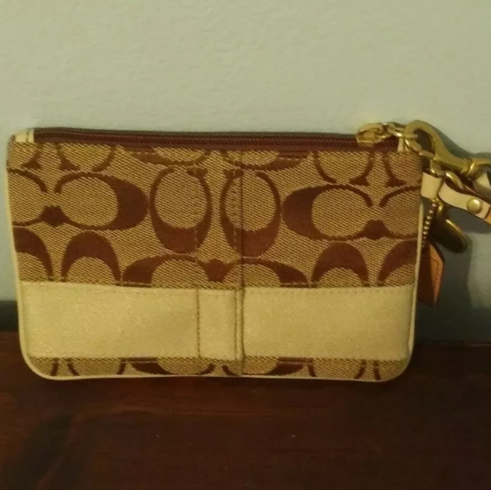 COACH Signature C Logo Zip Wristlet Pouch Purse